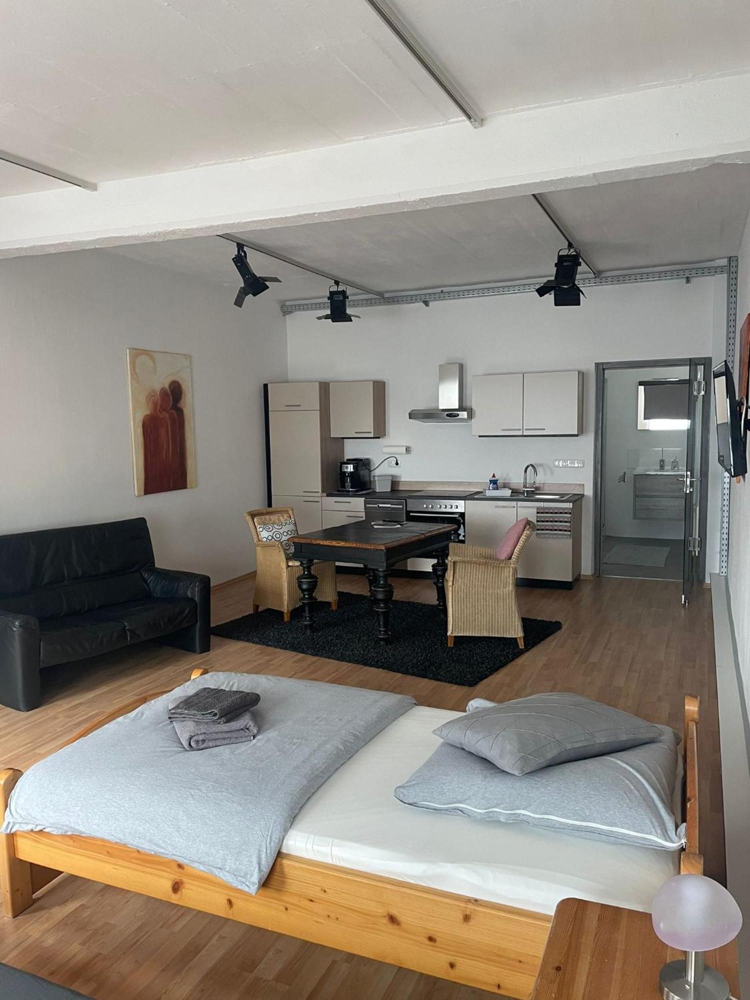 40 Qm Grosse Studiowohnung Zentral Gelegen In Гросс-Умштадт Экстерьер фото